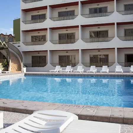 Aparthotel The San Anton 3*