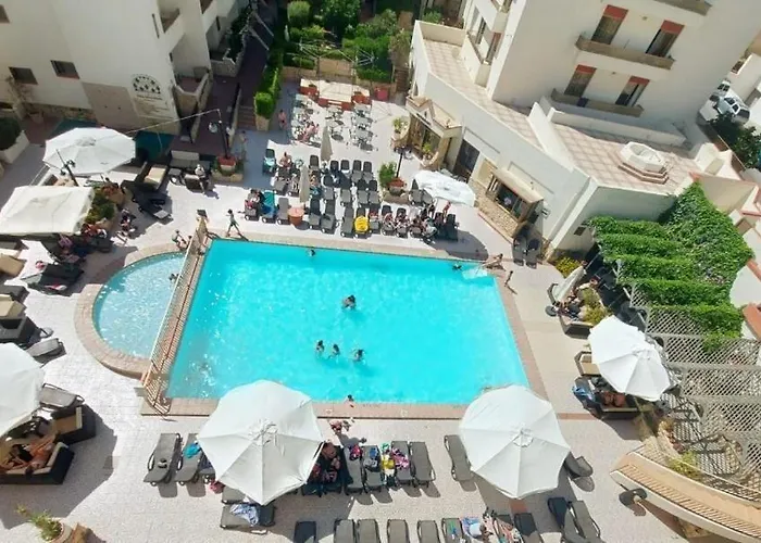 Aparthotel The San Anton 3*