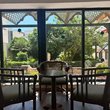 The San Anton מלון דירות 3*