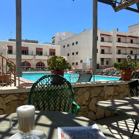 מלון דירות The San Anton 3*