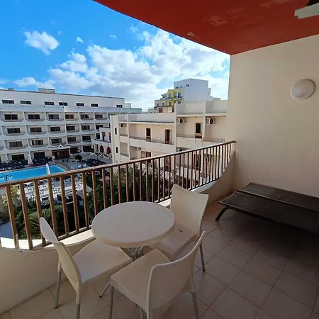 מלון דירות The San Anton סיינט פול ביי